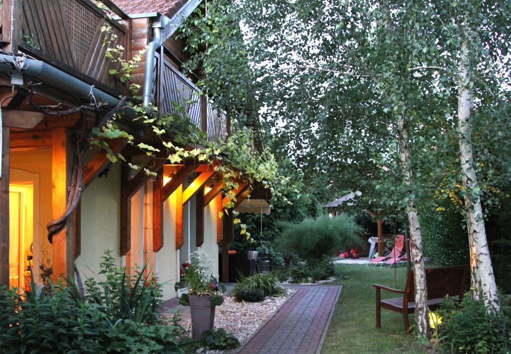 Koszeghegyalja Vendeghaz Hotel Horvátzsidány Екстериор снимка